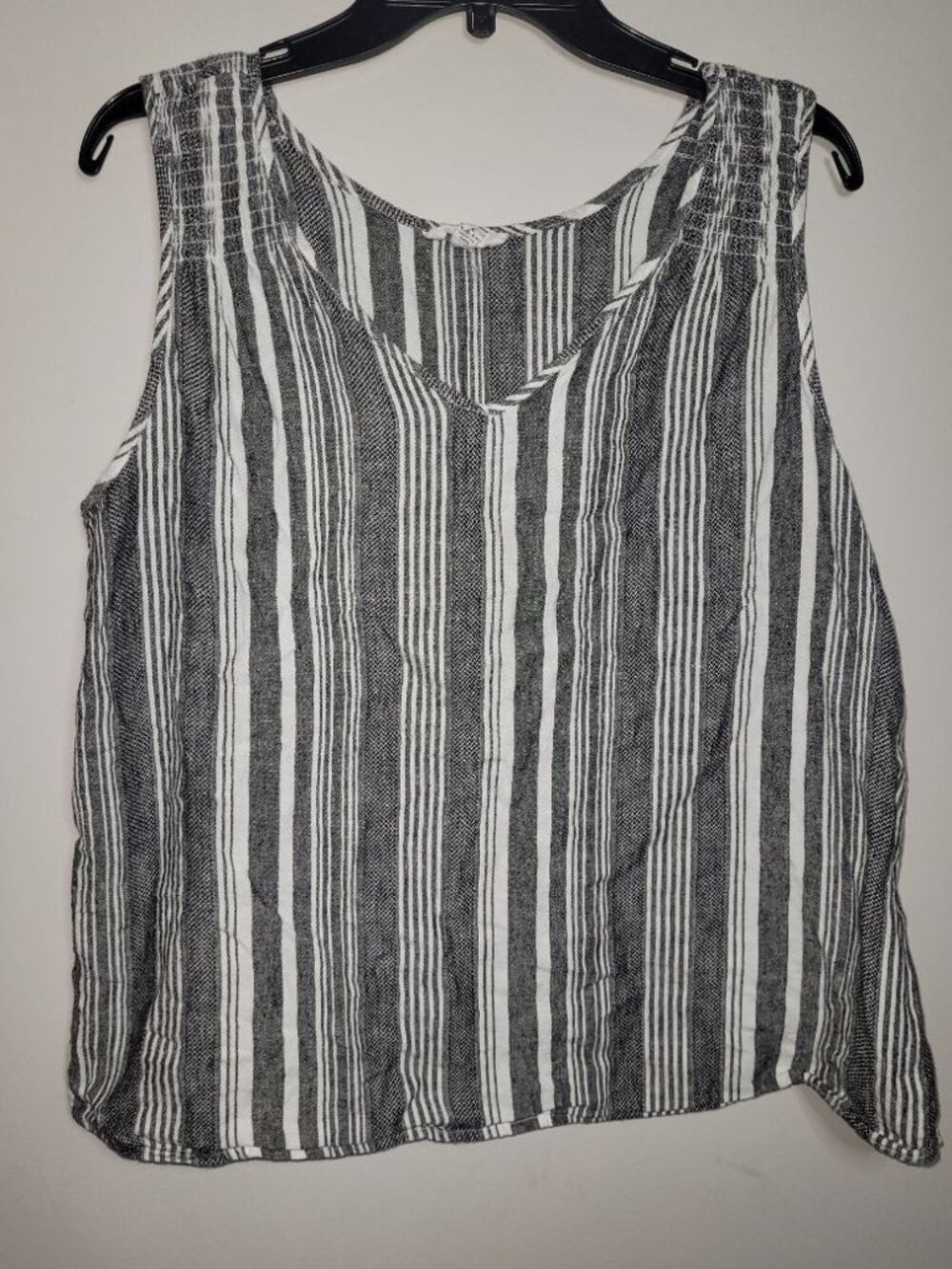 Time and Tru Large Grey & White Tank Top